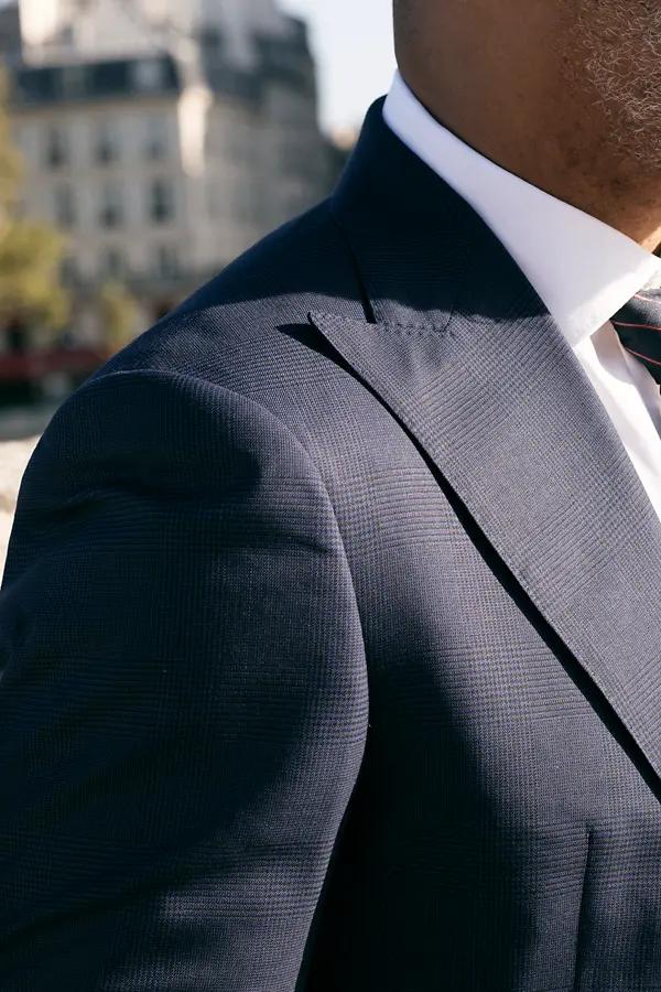 detail of suit's top